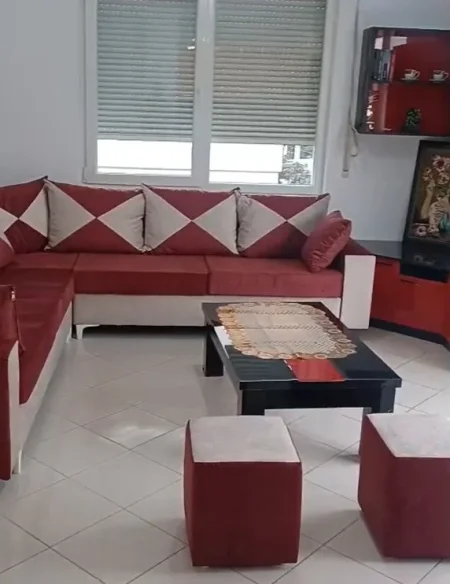 Tirane, jepet me qera apartament 2+1+Ballkon Kati 4, 101 m² 400 € (Fresk)