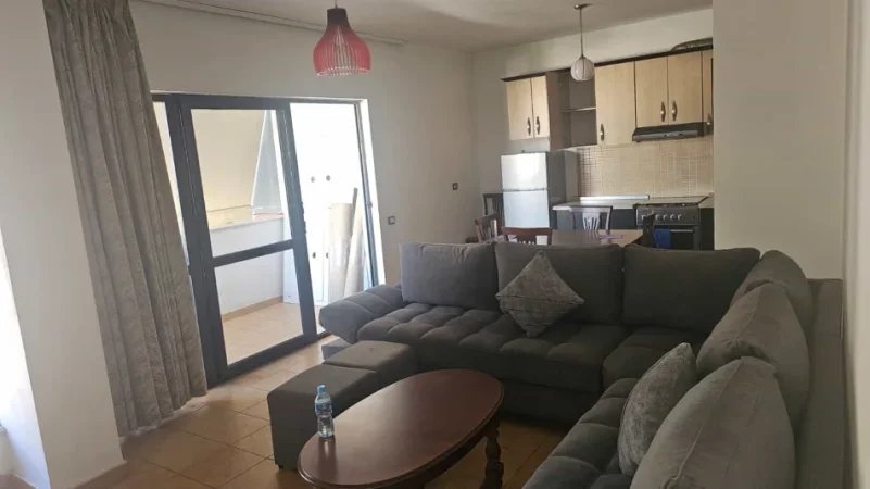Tirane, jepet me qera apartament 2+1 Kati 8, 80 m² 580 € (21 Dhjetori)