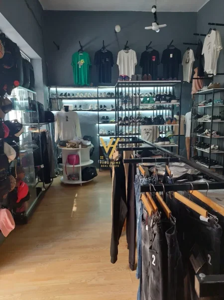 Tirane, jepet me qera dyqan Kati 0, 30 m² 520 € (RRUGA E KAVAJES)