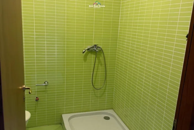 Tirane, jepet me qera apartament 2+1 Kati 7, 100 m² 720 € (jordan misja)