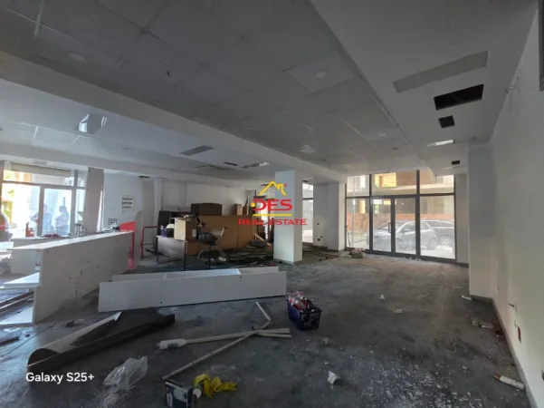 Vlore, shitet ambjent biznesi Kati 0, 162 m² 170.000 € (Rruga Sulejman Delvina)