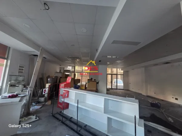 Vlore, shitet ambjent biznesi Kati 0, 162 m² 170.000 € (Rruga Sulejman Delvina)