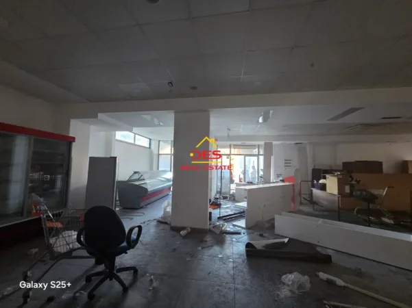 Vlore, shitet ambjent biznesi Kati 0, 162 m² 170.000 € (Rruga Sulejman Delvina)