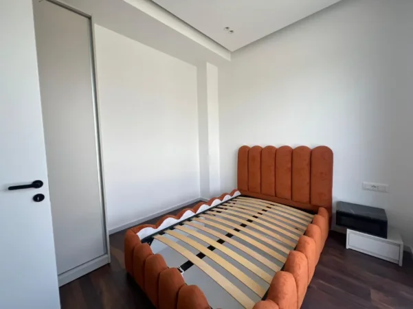 Tirane, jepet me qera Vile 3 Katshe , 4.000 € (Liqeni i Thatë)