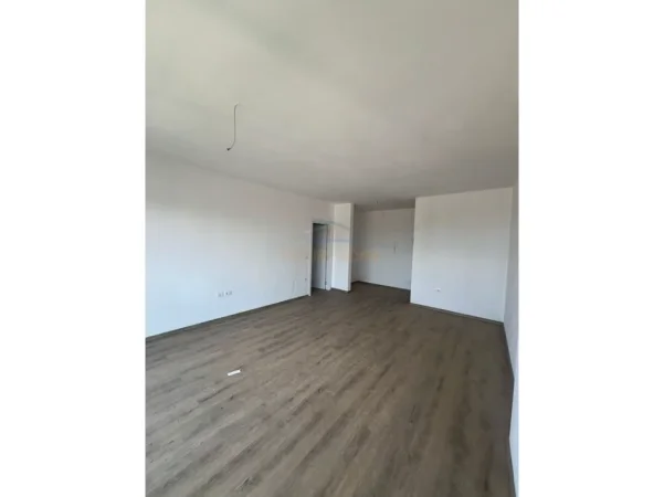 Tirane, shitet apartament 2+1+Ballkon Kati 3, 99 m² 185.000 € (Don Bosko)
