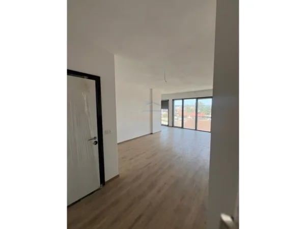 Tirane, shitet apartament 2+1+Ballkon Kati 3, 99 m² 185.000 € (Don Bosko)