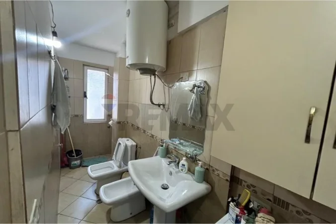 Vlore, jepet me qera apartament 2+1 Kati 2, 120 m² 600 € (Blv.Isamil Qemali, Vlore)