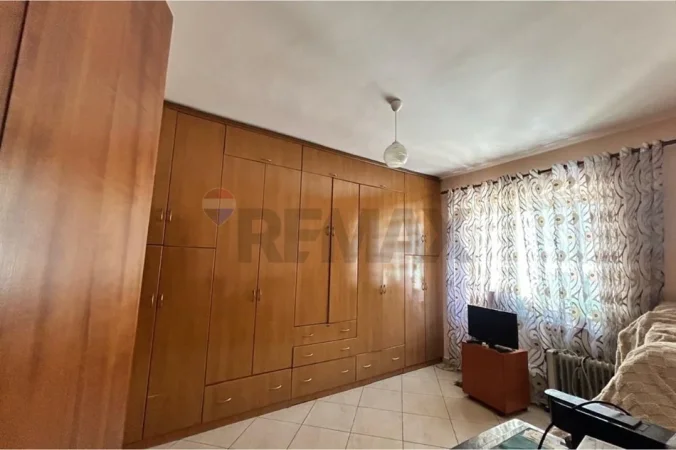 Vlore, jepet me qera apartament 2+1 Kati 2, 120 m² 600 € (Blv.Isamil Qemali, Vlore)