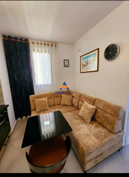 Tirane, jepet me qera apartament 1+1+Ballkon Kati 4, 45 m² 430 € 