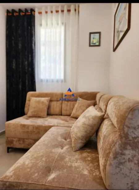 Tirane, jepet me qera apartament 1+1+Ballkon Kati 4, 45 m² 430 € 