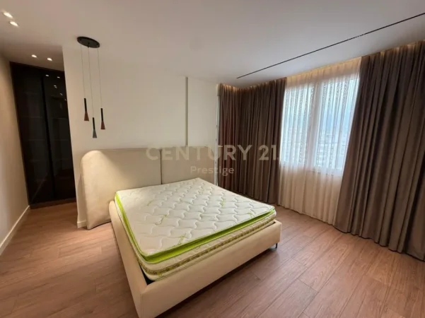 Tirane, jepet me qera apartament 2+1 Kati 9, 120 m² 2.000 € (tirana e re)
