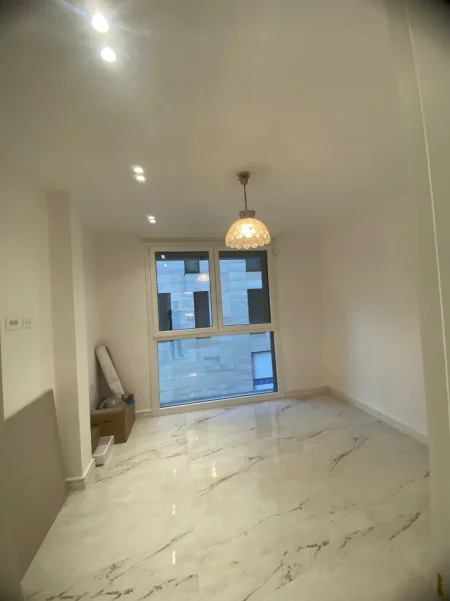 Tirane, jepet me qera ambjent biznesi Kati 1, 93 m² 1.600 € (Liqeni i Thate)