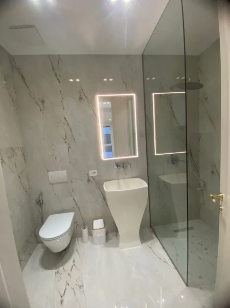Tirane, jepet me qera ambjent biznesi Kati 1, 93 m² 1.600 € (Liqeni i Thate)