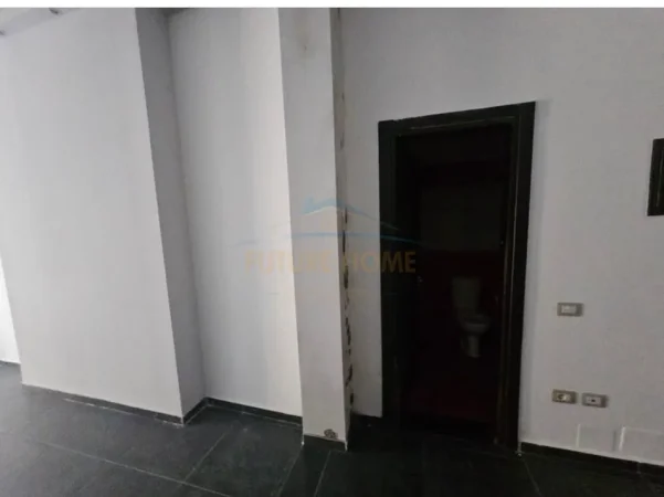 Vlore, shitet ambjent biznesi Kati 0, 60 m² 93.000 € 
