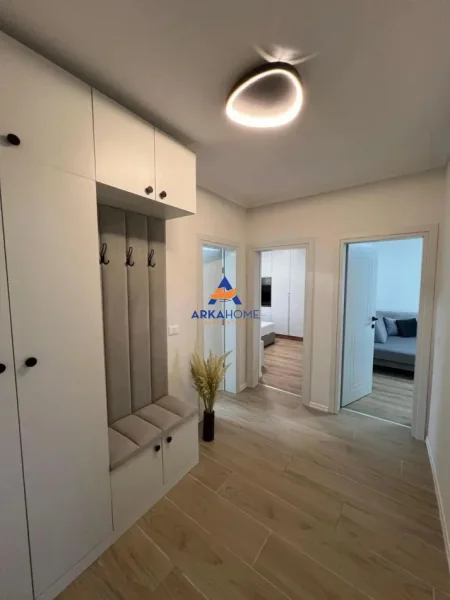 Tirane, jepet me qera apartament 2+1+Ballkon Kati 3, 100 m² 750 € 