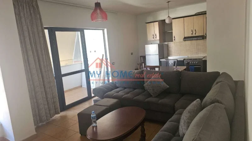Tirane, jepet me qera apartament 2+1+Ballkon Kati 8, 80 m² 550 € (21 Dhjetori)