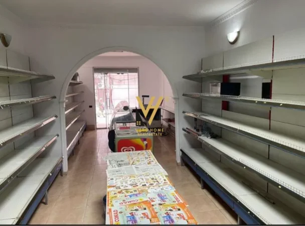 Tirane, jepet me qera ambjent biznesi Kati 0, 45 m² 500 € (21 DHJETORI)