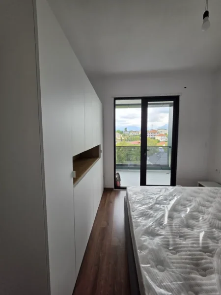 Tirane, jepet me qera apartament 2+1+Aneks+Ballkon Kati 6, 85 m² 500 € (paskuqan)