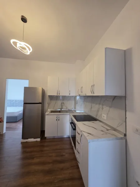 Tirane, jepet me qera apartament 2+1+Aneks+Ballkon Kati 6, 85 m² 500 € (paskuqan)