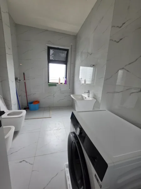 Tirane, jepet me qera apartament 2+1+Aneks+Ballkon Kati 6, 85 m² 500 € (paskuqan)
