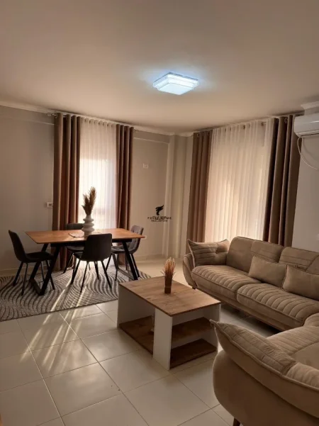 Tirane, jepet me qera apartament 2+1 Kati 5, 80 m² 750 € (MINE PEZA)