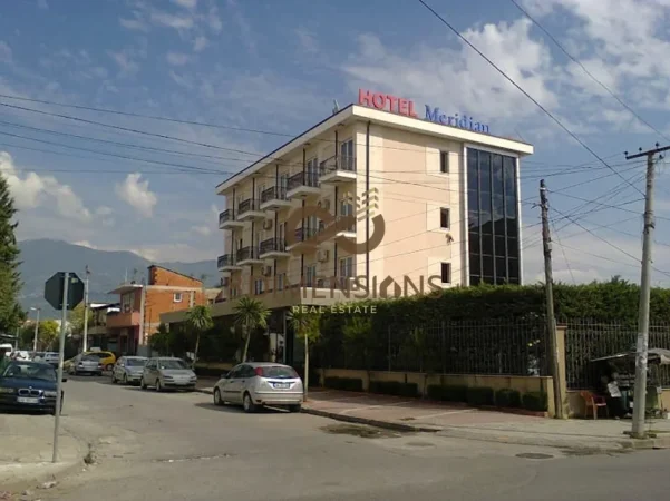 Tirane, jepet me qera apartament 3+1 Kati 3, 100 m² 400 € (siri kodra)
