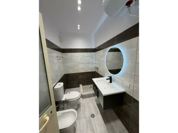 shitet apartament Kati 4, 60 m² 120.000 € (UNAZA E RE)
