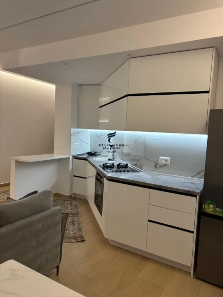 Tirane, jepet me qera apartament 1+1 Kati 4, 68 m² 800 € (KOPSHTI BOTANIK)