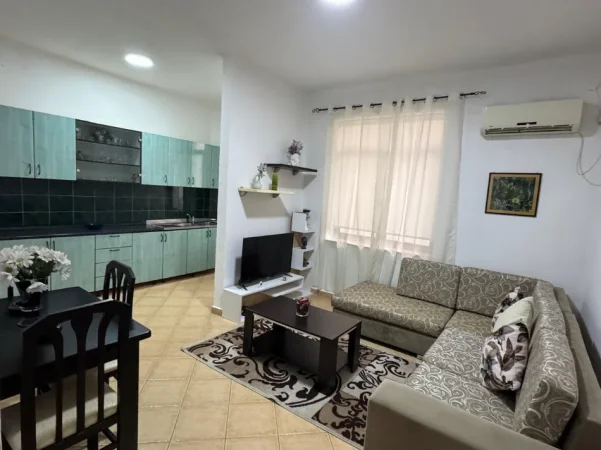Tirane, jepet me qera apartament 1+1+Ballkon Kati 2, 60 m² 500 € 