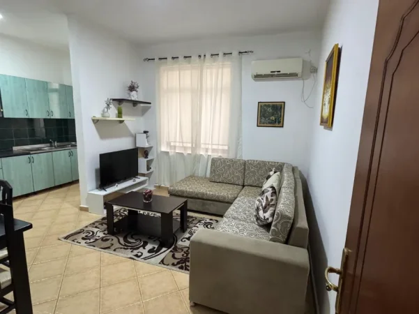 Tirane, jepet me qera apartament 1+1+Ballkon Kati 2, 60 m² 500 € 