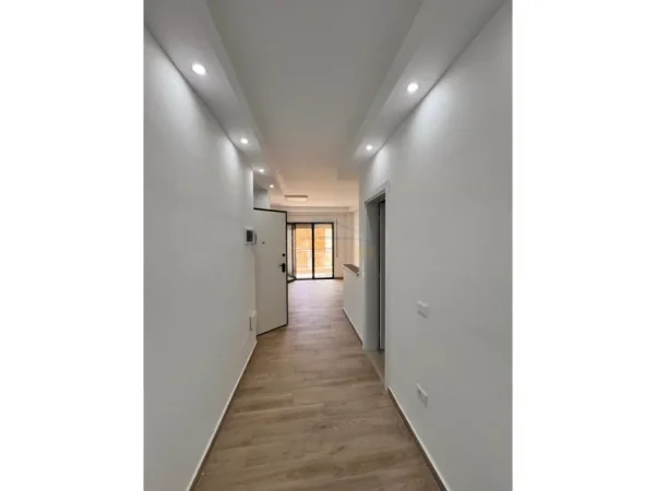 Tirane, shitet apartament 1+1 Kati 2, 71 m² 225.000 € (RRUGA E ELBASANIT)