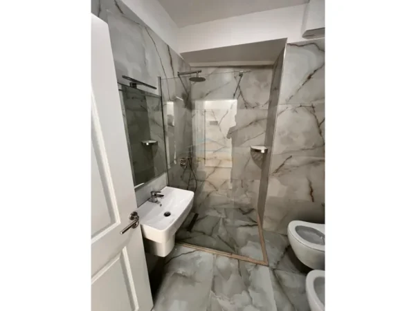 Tirane, shitet apartament 1+1 Kati 2, 71 m² 225.000 € (RRUGA E ELBASANIT)