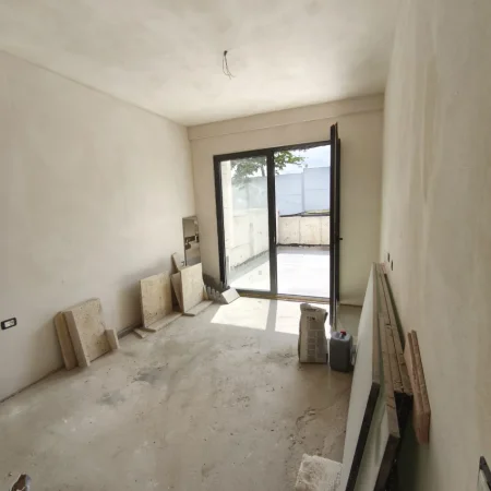 Tirane, shitet apartament 3+1+Ballkon Kati 1, 150 m² 477.000 € (Maison De La Terre – Mjull-Bathore)