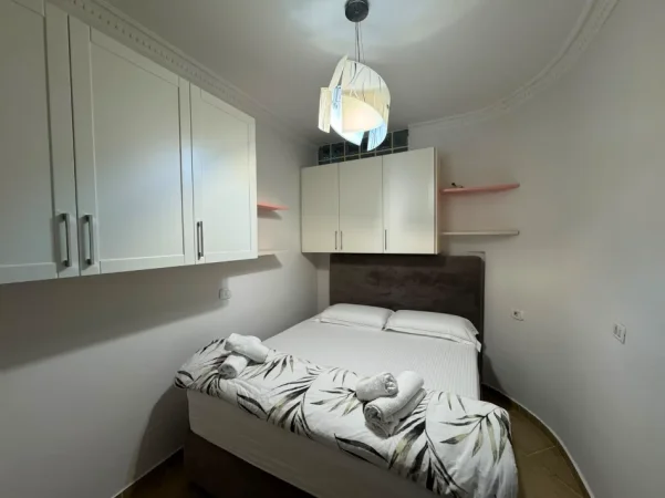 Tirane, jepet me qera apartament 2+1 Kati 4, 73 m² 800 € (Ish Ekspozita)