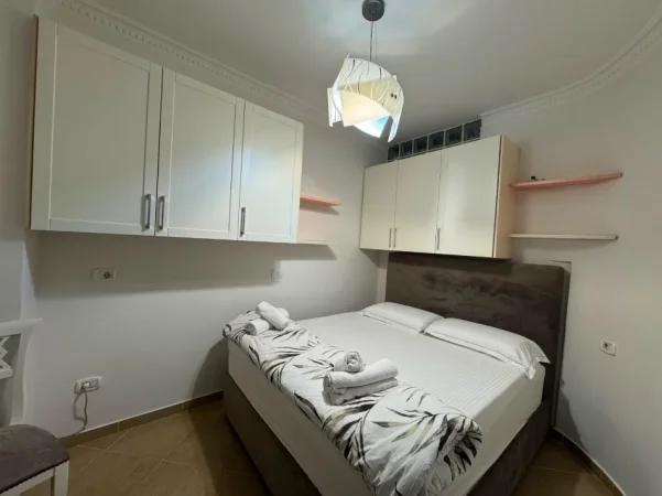 Tirane, jepet me qera apartament 2+1 Kati 4, 73 m² 800 € (Ish Ekspozita)