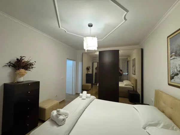 Tirane, jepet me qera apartament 2+1 Kati 4, 73 m² 800 € (Ish Ekspozita)
