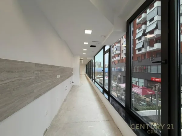 Tirane, jepet me qera zyre Kati 1, 566 m² 11.500 € (Delijorgji)