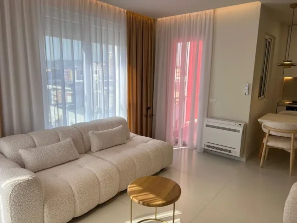 Tirane, jepet me qera apartament 1+1 Kati 8, 72 m² 650 € (BULEVARDI I RI)