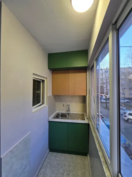Tirane, jepet me qera apartament 1+1 Kati 2, 56 m² 550 € (PRANE RESTORANTIT PIRRO MANI)