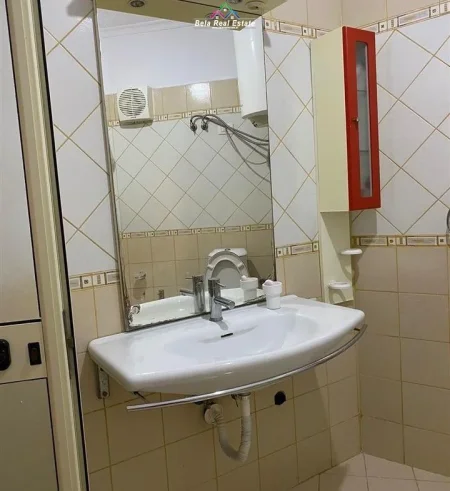Tirane, jepet me qera apartament 1+1 Kati 3, 70 m² 370 € (Rruga Muhamet Deliu)