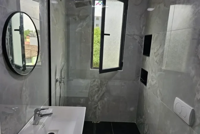 Tirane, jepet me qera apartament 2+1 Kati 3, 90 m² 570 € (Rruga e dibres)
