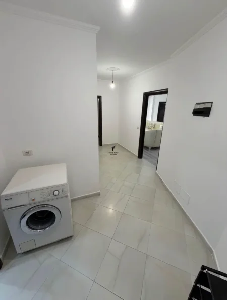 Tirane, jepet me qera apartament 2+1 Kati 3, 116 m² 500 € (YZBERISHT)