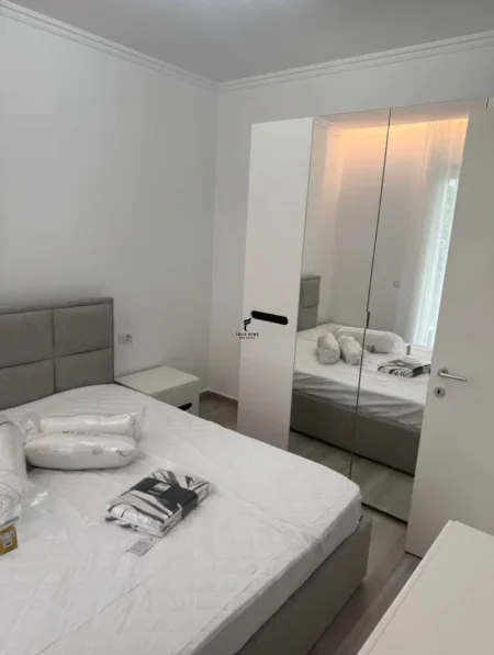 Tirane, jepet me qera apartament 1+1 Kati 1, 65 m² 600 € (STACIONI I TRENIT)