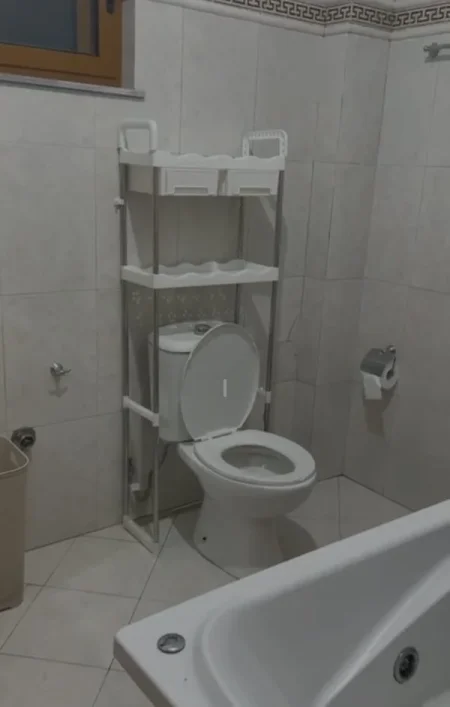 Tirane, jepet me qera apartament 1+1 Kati 1, 75 m² 350 € (Yzberisht)
