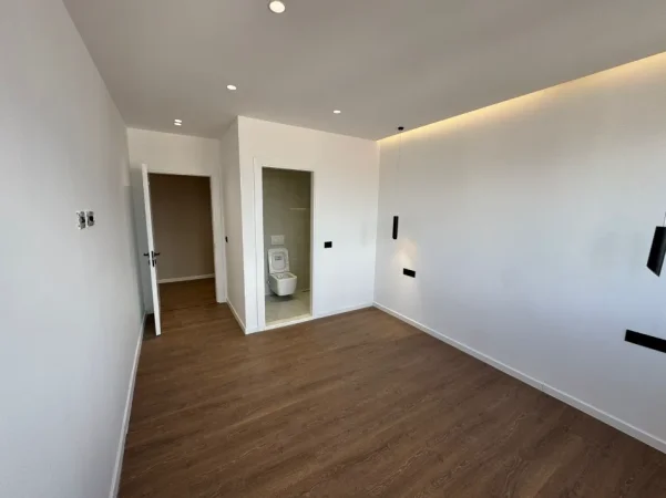 Tirane, jepet me qera apartament Kati 11, 104 m² 700 € (Rruga Tish Dahia)