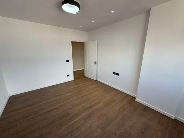 Tirane, jepet me qera apartament Kati 11, 104 m² 700 € (Rruga Tish Dahia)