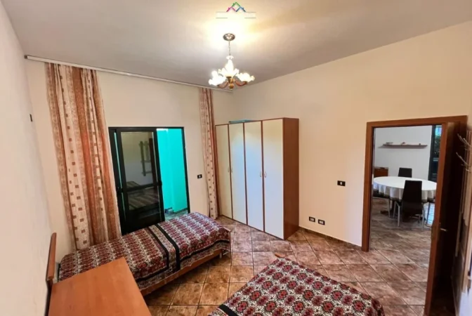 Tirane, jepet me qera Vile 2+1 Kati 2, 97 m² 620 € (Rruga e Durresit)