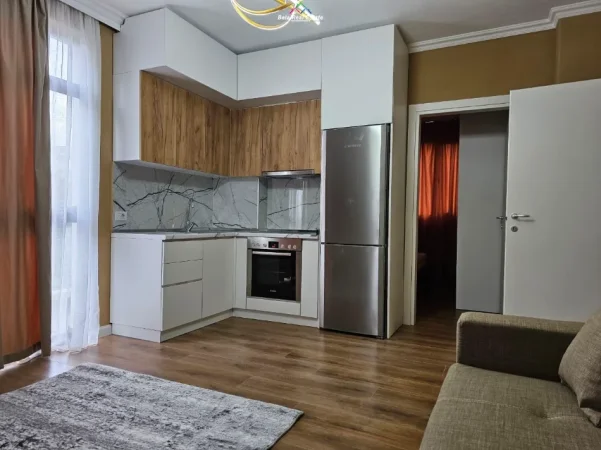 Tirane, jepet me qera apartament 2+1 Kati 3, 90 m² 570 € (rruga e dibres)