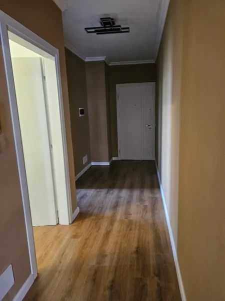 Tirane, jepet me qera apartament 2+1 Kati 3, 90 m² 570 € (rruga e dibres)