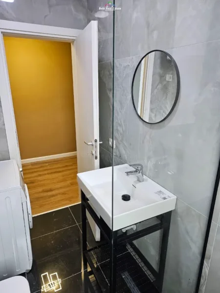 Tirane, jepet me qera apartament 2+1 Kati 3, 90 m² 570 € (rruga e dibres)